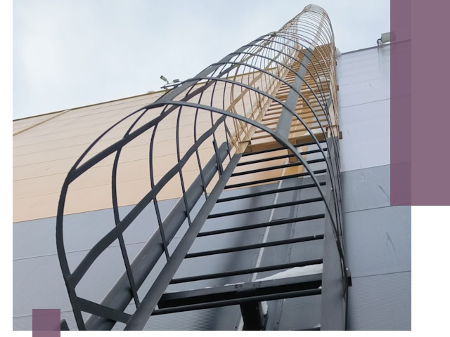 Изготовление и монтаж пожарных лестниц в Петергофе профессионально