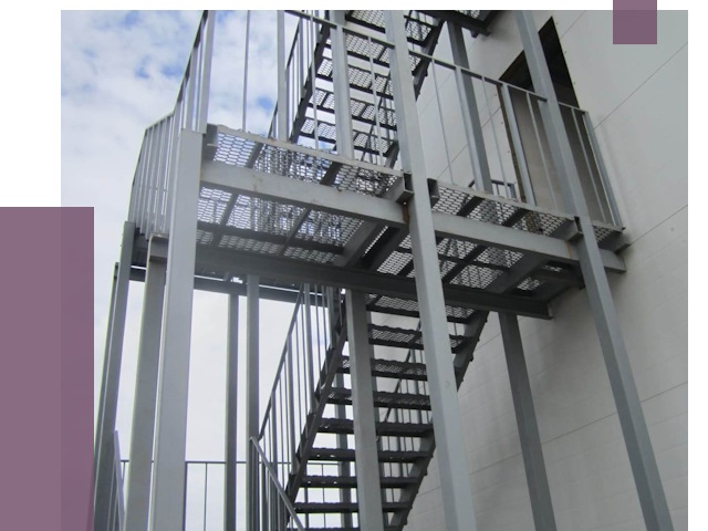 Монтаж пожарных лестниц в Петергофе от 7950 руб.