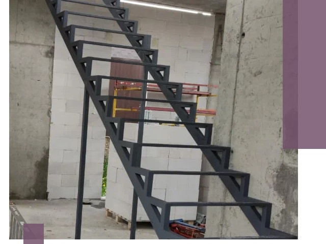 Демонтаж металлических лестниц в Петергофе быстро и безопасно