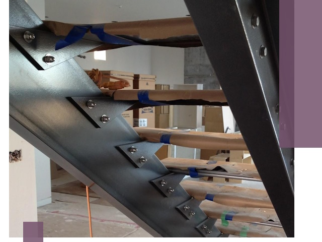 Усиление лестничных конструкций и усиление опор в Петергофе