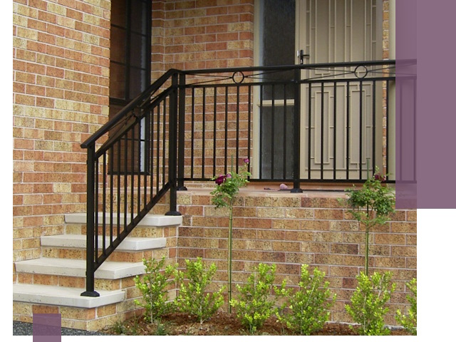 Уличные перила из металла под ключ в Петергофе