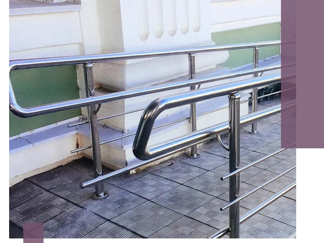 Ограждения пандусов из металла и нержавейки в Петергофе