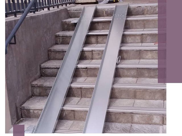 Демонтаж откидных пандусов профессионально в Петергофе