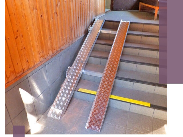 Складные пандусы под заказ и монтаж в Петергофе