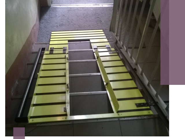 Профессиональный монтаж пандуса в подъезд в Петергофе