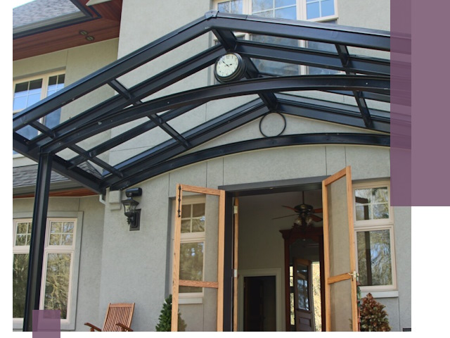 Изготовление и монтаж навесов и козырьков в Петергофе