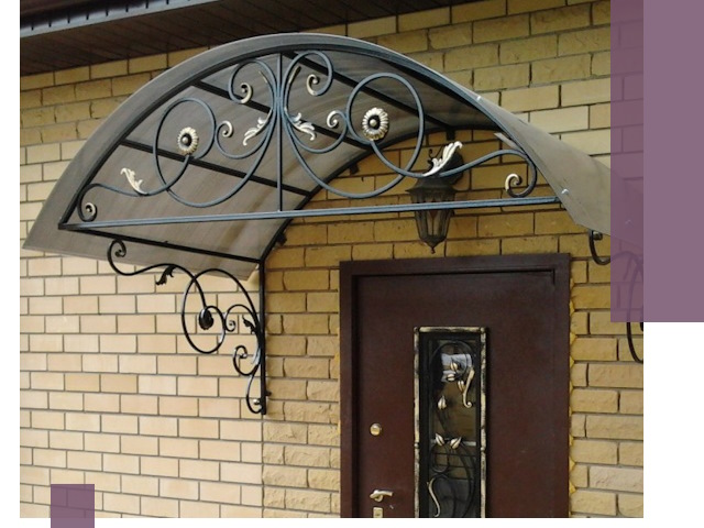 Изготовление козырьков из металла под ключ в Петергофе