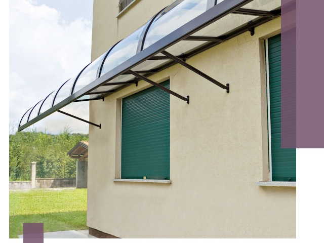 Козырьки над окнами в Петергофе — изготовление и монтаж по выгоде