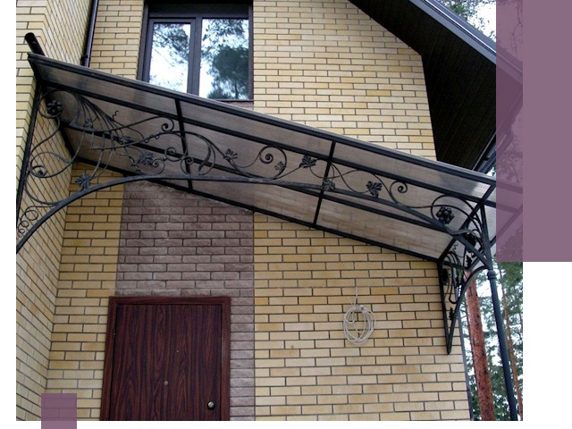 Односкатные козырьки из металла под ключ в Петергофе