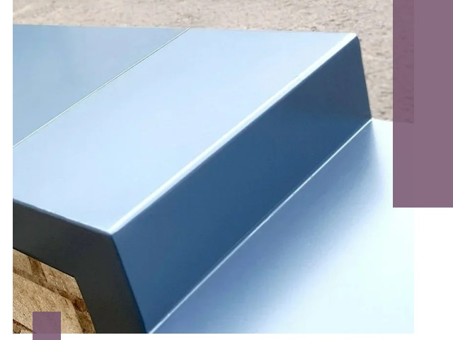 Крышки на парапет в Петергофе: изготовление и монтаж под ключ