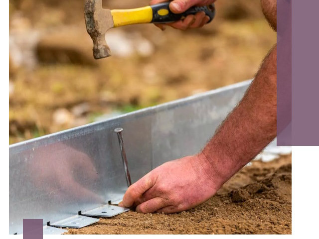 Монтаж металлических бордюров в Петергофе быстро и качественно